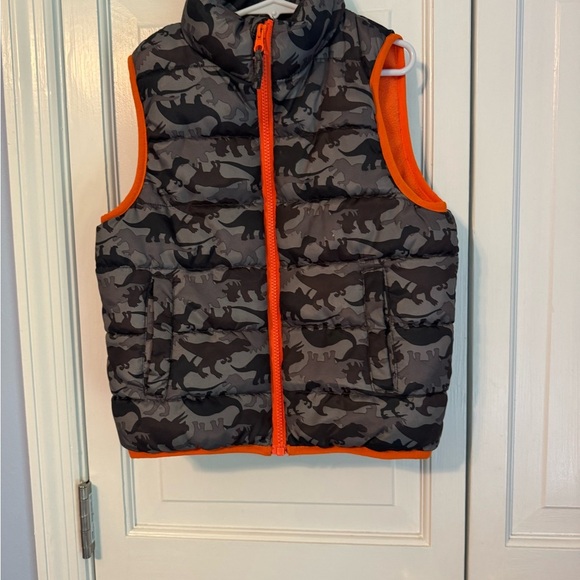 Kids MOST ADORABLE Camouflage Dinosaurs Puffer Vest with Orange Trim. Like New! - Picture 3 of 8